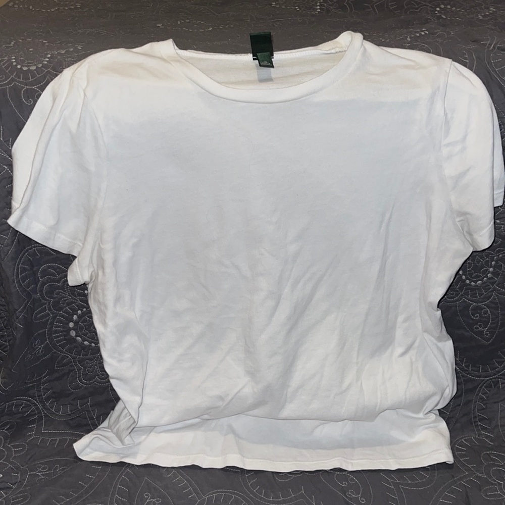 white cropped short sleeve tee